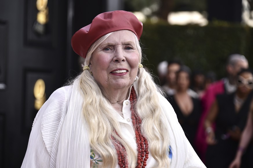 Joni Mitchell arrives at the 64th Annual Grammy Awards at the MGM Grand Garden Arena on Sunday, April 3, 2022, in Las Vegas. (Photo by Jordan Strauss/Invision/AP)
Joni Mitchell