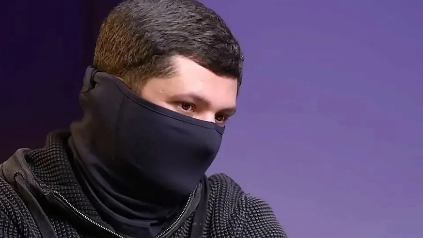 Le commandant Timur n&#039;apparaît qu&#039;avec le visage masqué.