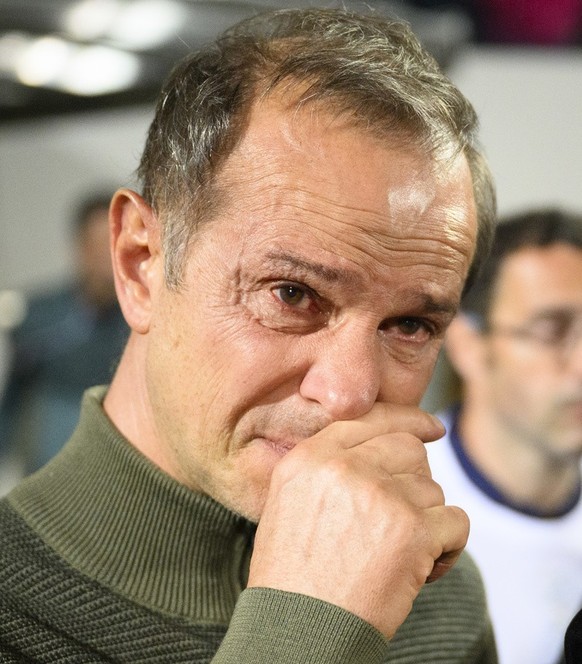 Le president d&#039;Yverdon-Sport FC Mario Di Pietrantonio pleure lors de la promotion en Super League lors de la rencontre de football de Challenge League entre Yverdon Sport FC et FC Aarau le mardi  ...
