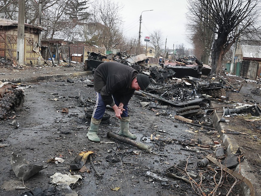Alors qu'un calme relatif régnait mercredi à Kiev, plusieurs localités au nord-ouest de la capitale, dont Bucha, ont toutefois été bombardées, selon les autorités régionales.