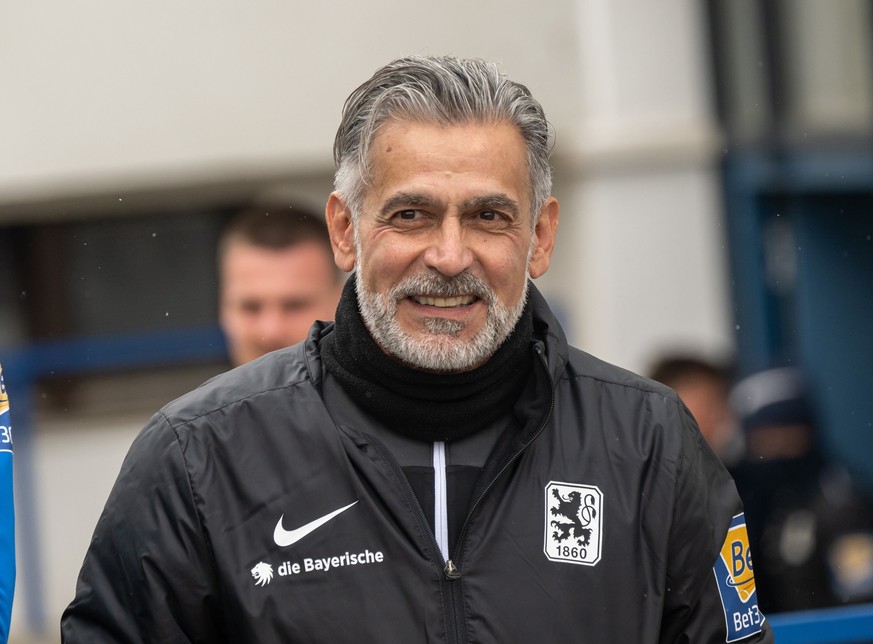 27.02.2023, Bayern, München: Maurizio Jacobacci, neuer TSV 1860-Trainer, nimmt am ersten Mannschaftstraining des 3. Ligisten auf dem Vereinsgelände teil. Foto: Peter Kneffel/dpa +++ dpa-Bildfunk +++ ( ...