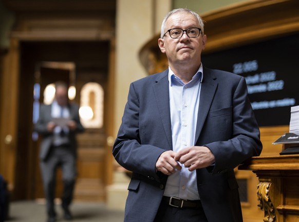 Pierre-Alain Fridez, SP-JU, hoert einem Votum zu waehrend der Debatte um die Beschaffung des neuen Kampfjets F-35an der Herbstsession der Eidgenoessischen Raete, am Donnerstag, 15. September 2022 im N ...