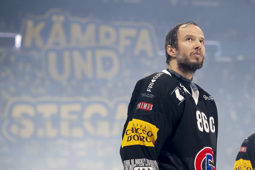 Julien Sprunger (HCFG) kurz vor dem zweiten Eishockey Playoff Finalspiel der National League zwischen HC Fribourg-Gotteron (HCFG) und HC Davos (HCD), am Montag, 20. April 2026, in der BCF-Arena in Fri ...