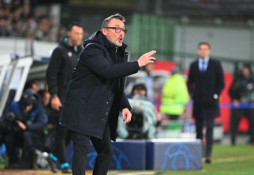 L'entraîneur du RC Lens Franck Haise veut rester en tribune une partie du match pour mieux observer les deux équipes.