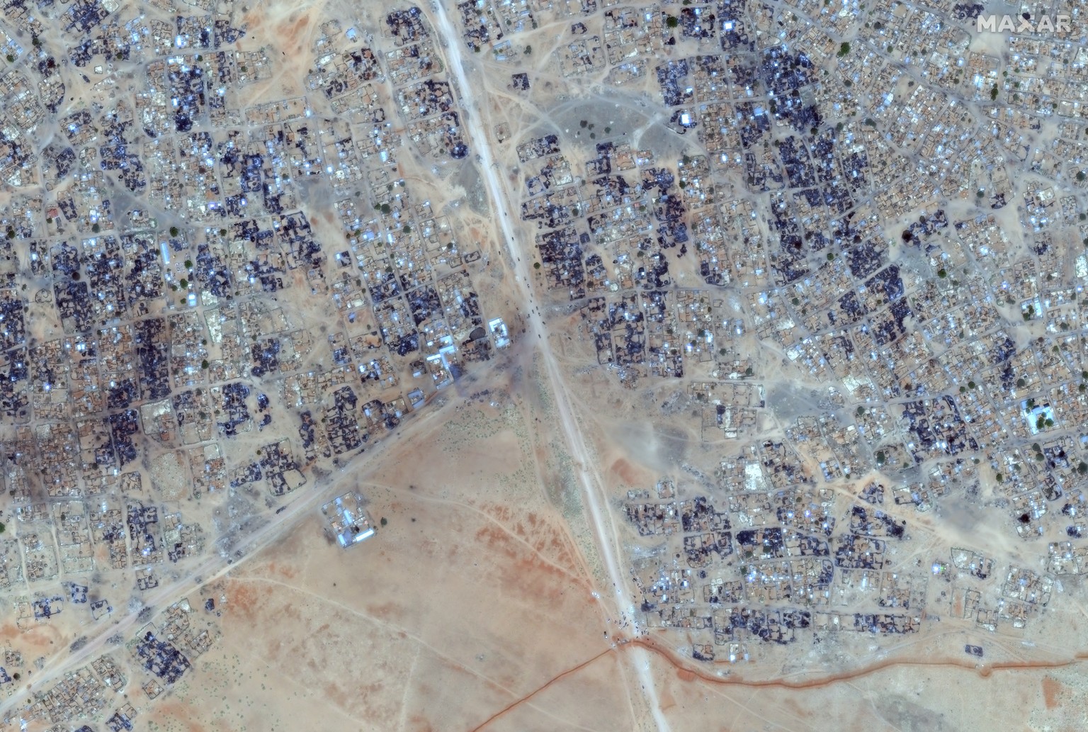 epa12037511 A handout satellite image taken 16 April 2025 and provided 17 April 2025, made available by Maxar Technologies shows the ongoing Rapid Support Forces (RSF) assault, widespread destruction  ...