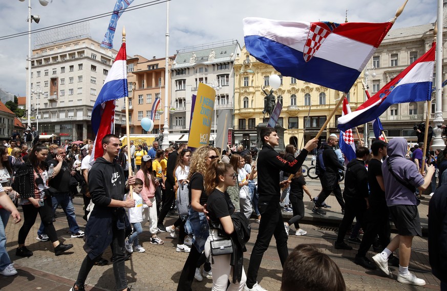 epa09234760 Croatian citizens take part in a march against abortion in downtown Zagreb, Croatia, 29 May 2021. The sixth &#039;Walk for life&#039; event in Zagreb gathered several thousands people to p ...