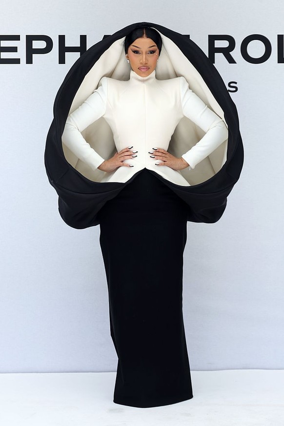 PARIS, FRANCE - JULY 08: (EDITORIAL USE ONLY - For Non-Editorial use please seek approval from Fashion House) Cardi B attends the Stéphane Rolland Haute Couture Fall/Winter 2025/2026 show as part of P ...