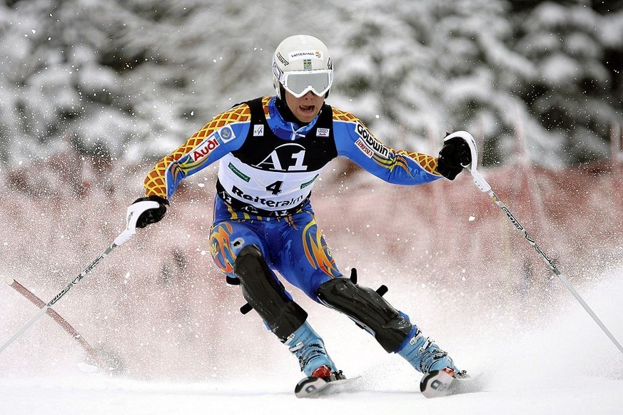 REITERALM, AUSTRIA - DECEMBER 10: (FRANCE OUT) Hans Olsson of Sweden competes during the FIS Skiing World Cup Men's Super Combined on December 10, 2006 in Reiteralm, Austria. (Photo by Agence Zoo ...