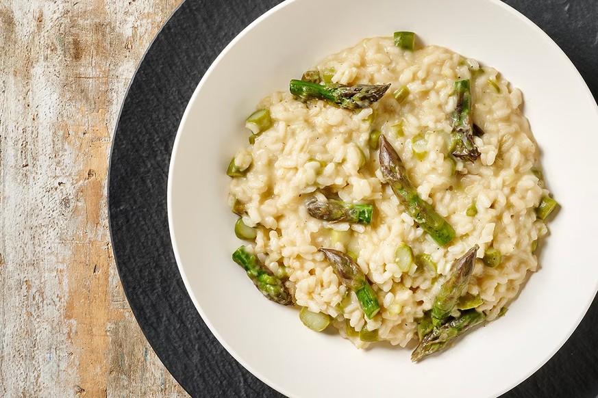 Risotto allo champagne con asparagi 
https://www.cucchiaio.it/content/dam/cucchiaio/it/ricette/2009/11/ricetta-risotto-punte-asparagi/risottoasparagi_orizz.jpg