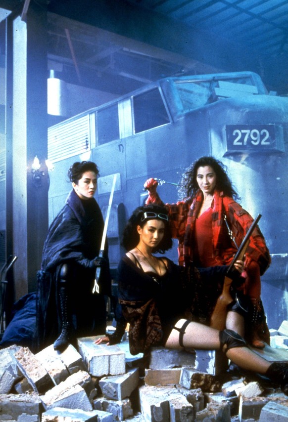 Elles sauvent le monde d'un monstre mangeur de bébés: Michelle Yeoh, Maggie Cheung et Anita Mui (de droite à gauche) en 1993 dans The Heroic Trio.
