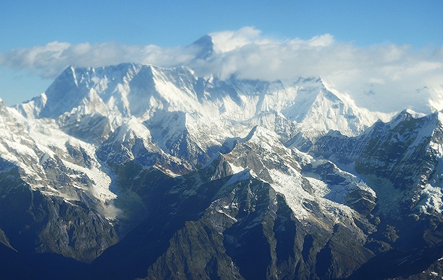 L'Everest, à cheval sur le Népal et la Chine, est le plus haut sommet du monde (8 849 mètres).