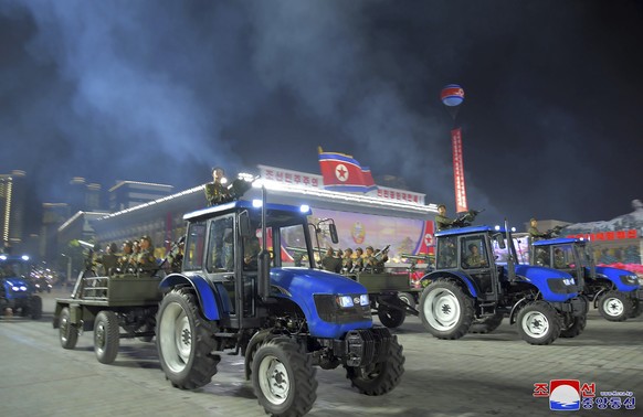 Des tracteurs peuvent également jouer un rôle militaire, selon la Corée du Nord.