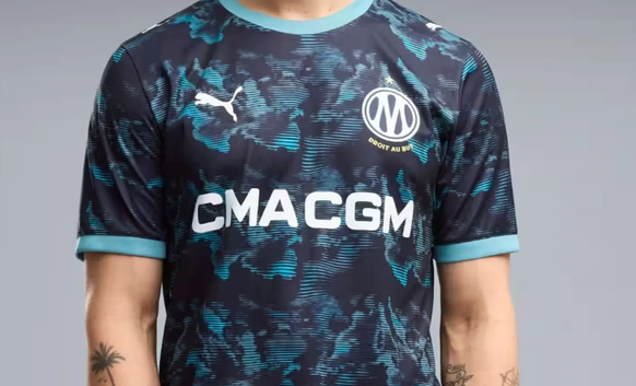 Le tatouage a été retiré sur le site officiel de Puma.