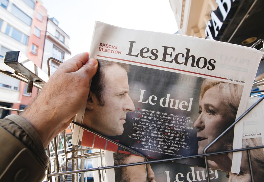 Rien n'est joué entre Macron et Le Pen qui ont le débat de mercredi dans le viseur