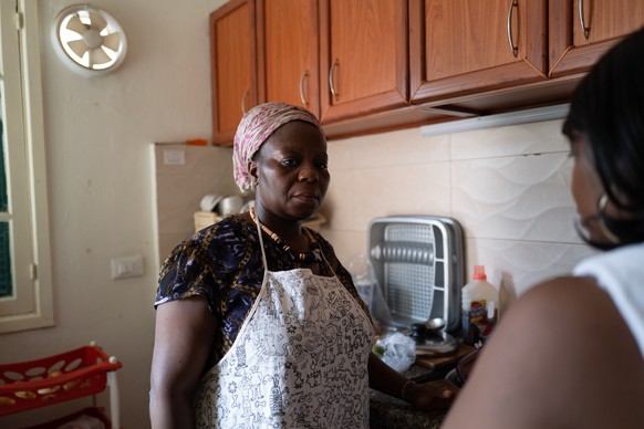 Delphine, lors de la veillée organisée en la mémoire de son père, tout juste décédé. Beyrouth, le 25 juillet 2021.