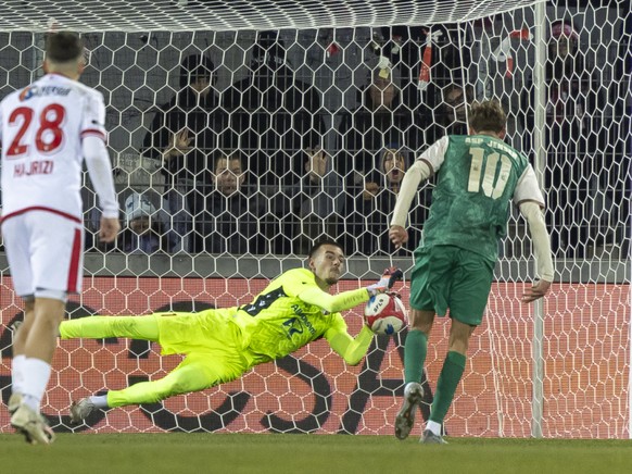 Anthony Racioppi détourne le penalty de Jonathan Asp Jensen.