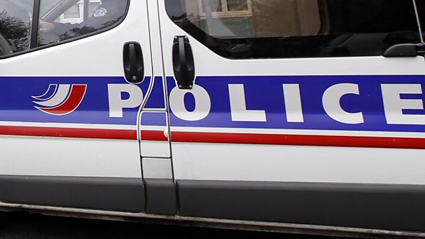 Moselle: une femme se disant séquestrée depuis 2011 découverte. Une femme qui affirme avoir été séquestrée par son mari depuis 2011 a été découverte par la police dans un appartement à Forbach, en Mos ...