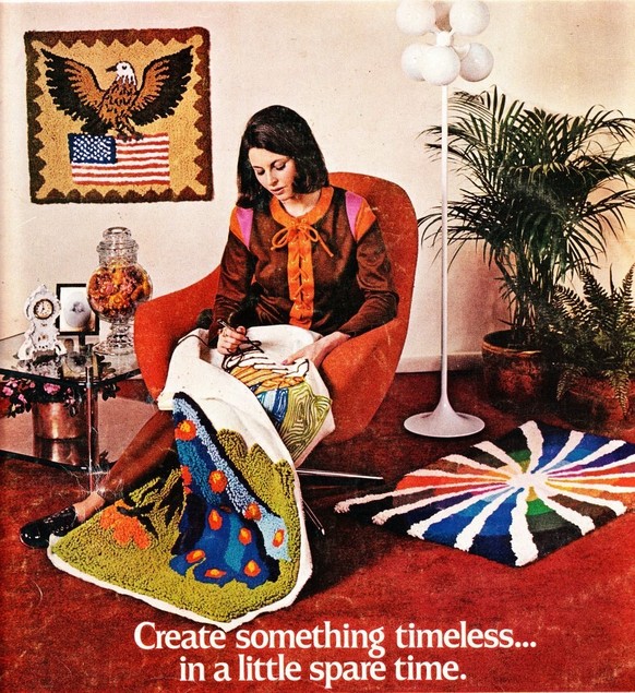 Die 1970er – als Häkeln und Stricken sexy waren. 
https://flashbak.com/yarnvertising-diy-fashion-adverts-of-the-1970s-25787/