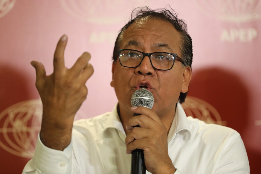 epa13019182 Leftist candidate Roberto Sanchez speaks during a meeting with members of the Foreign Press Association in Peru in Lima, Peru, 05 June 2026. 'What is fair for Latin America and Peru i ...