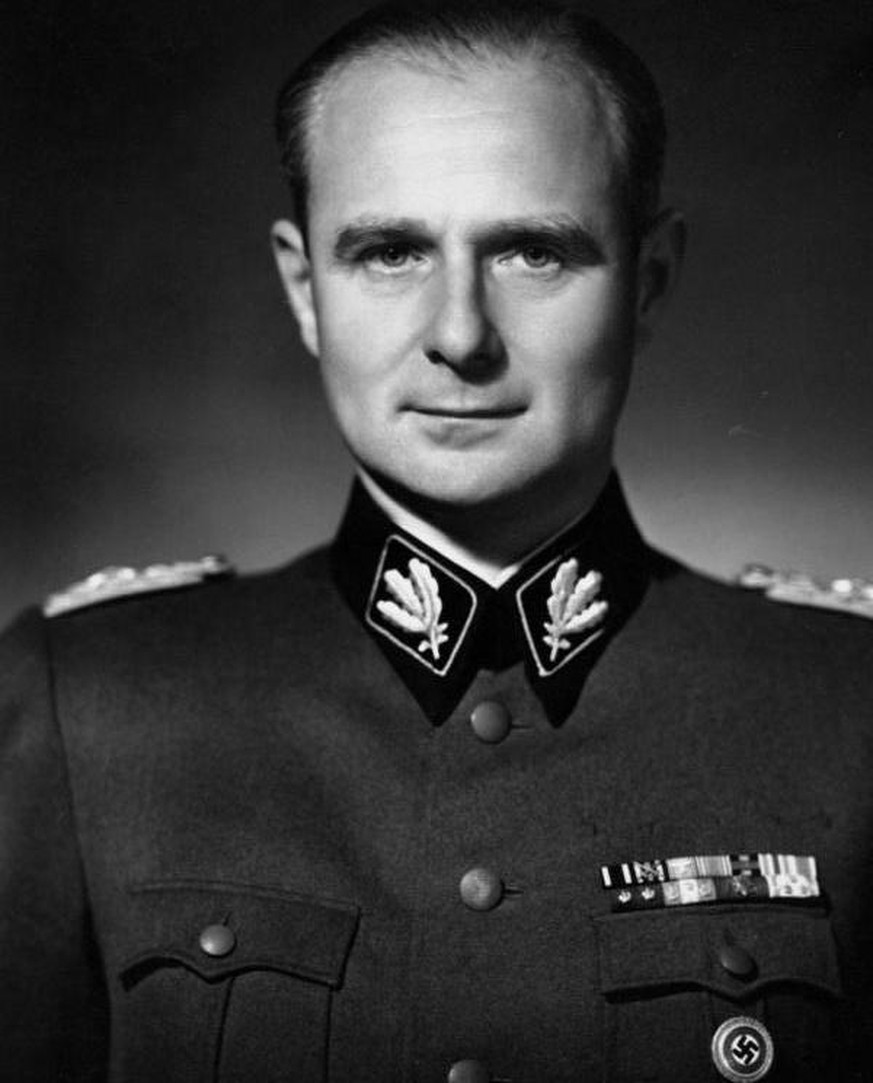 Karl Wolff, plus haut général SS en Italie, sur un cliché datant de 1937.