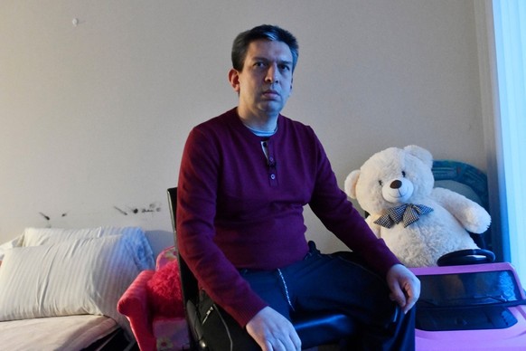 Venezuelan migrant Richard Torres poses for a portrait in Minneapolis, Minnesota, on January 31, 2026. Torres, a 39-year-old asylum seeker from Venezuela said that his two-year-old daughter, who is au ...