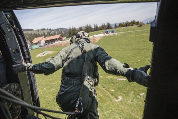 Exercice Lux23 de l'armée Suisse, au 1er au 8 mai 2023. Région Genève, Vaud, Neuchâtel.