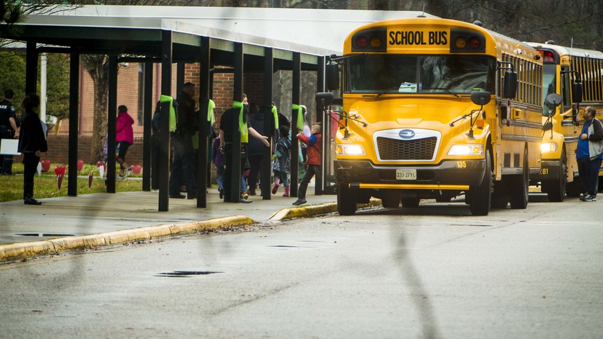 Inculpation de la mère de l'enfant qui avait tiré sur sa prof