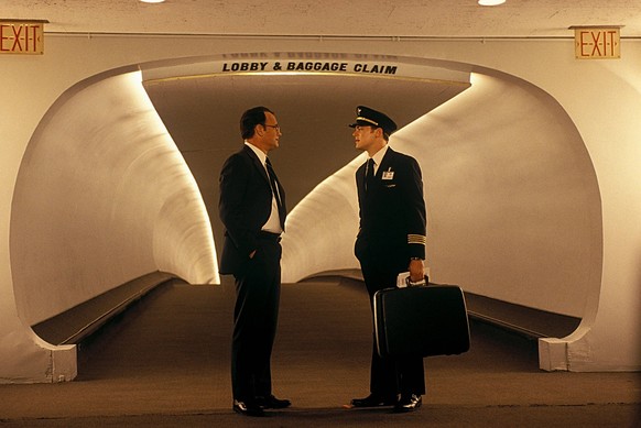 Tom Hanks &amp;amp; Leonardo Dicaprio Characters: Carl Hanratty &amp;amp; Frank Abagnale Jr. Film: Catch Me If You Can USA/CAN 2002 Director: Steven Spielberg 16 December 2002 PUBLICATIONxINxGERxSUIxA ...