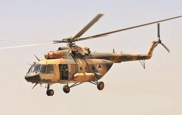Un Mi-17 arborant l'emblème de l'armée afghane.