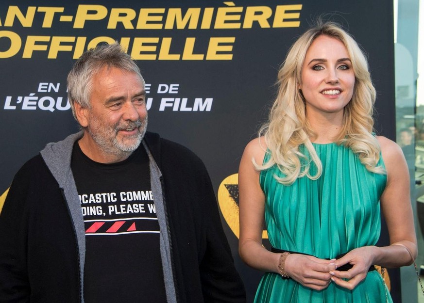 Le cinéaste Luc Besson (à gauche) est accusé de viol depuis trois ans par l’actrice Sand Van Roy (à droite), qui remet en cause la procédure judiciaire française.