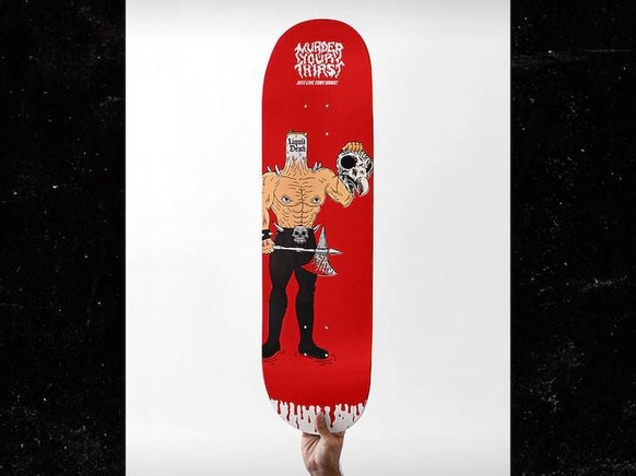Le nouveau skate incrusté du sang de Tony Hawk, créé en collaboration avec Liquid of Death.