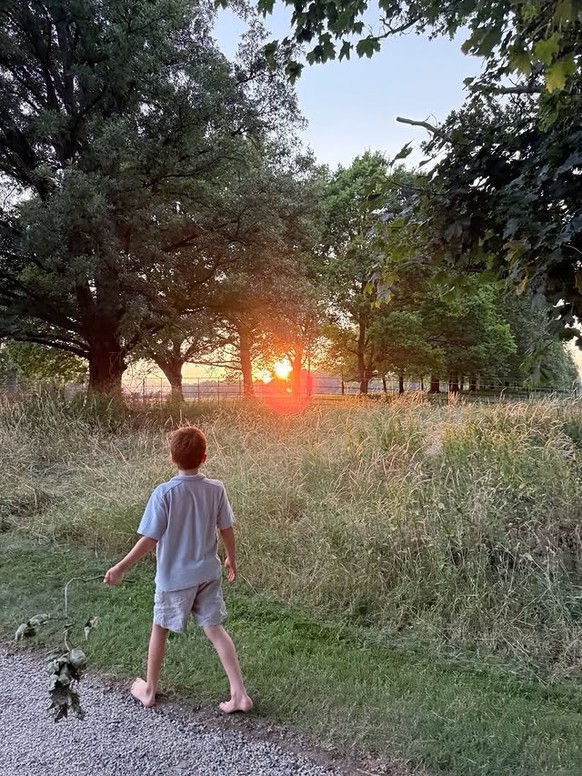 Tandis que son frère aîné, Archie, entrera en première année de primaire.
