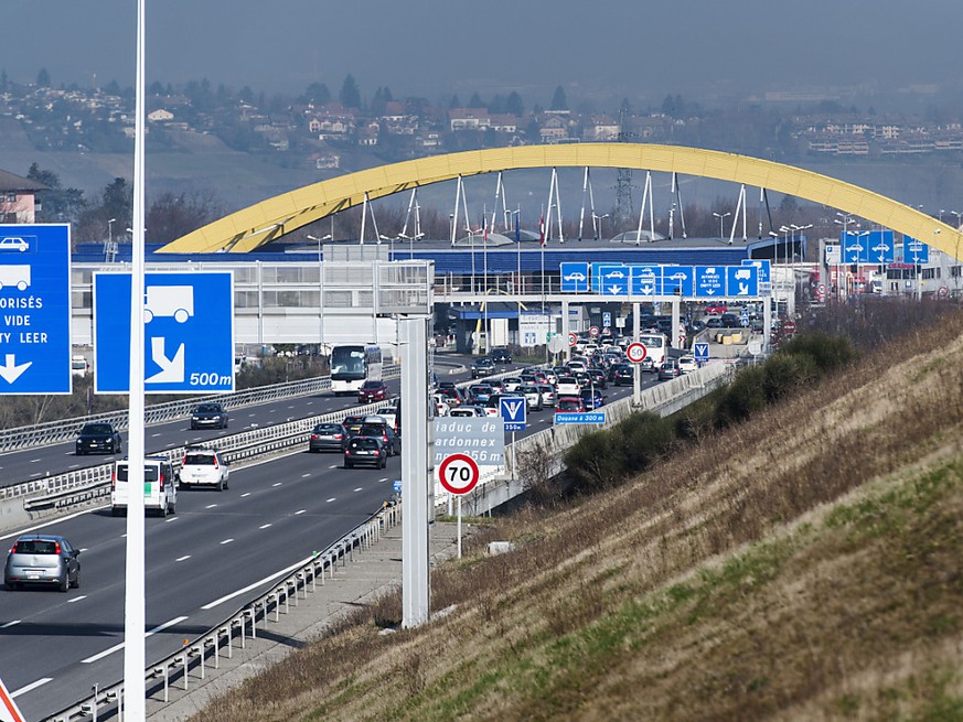 Quelque 50 300 personnes traversent la douane de Bardonnex (GE) chaque jour.