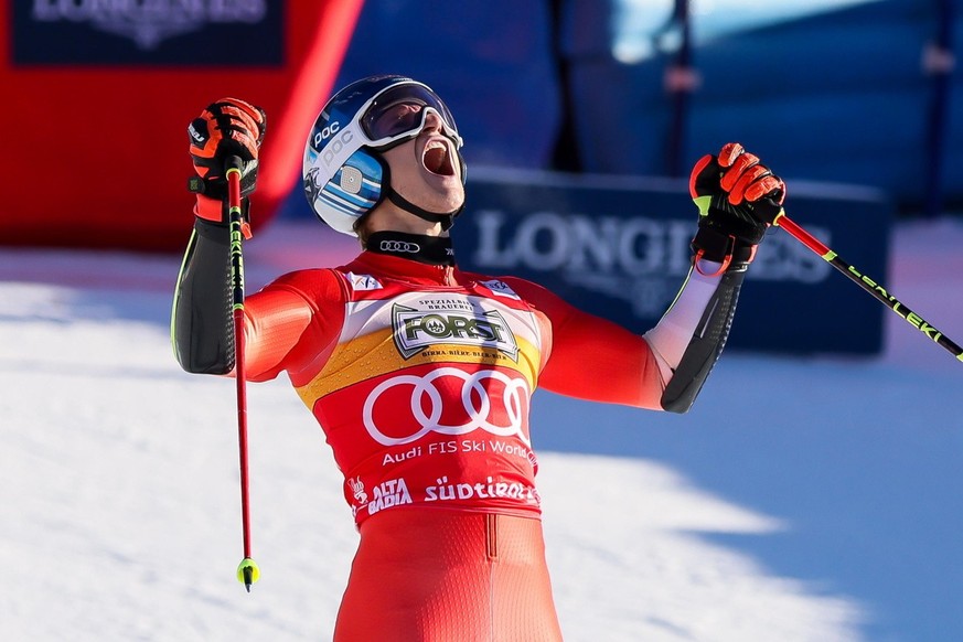 epa11034123 Winner Marco Odermatt of Switzerland celebrates in the finish area for the Men&#039;s Giant Slalom race of the Alpine Skiing World Cup in Alta Badia, Italy, 17 December 2023. EPA/ANDREA SO ...