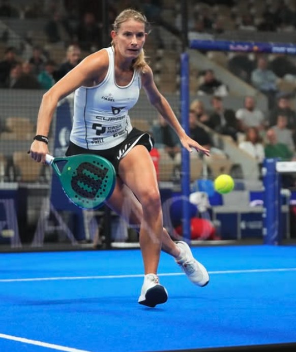 Alix Collombon gagne nettement moins au padel que ce qu'elle a parfois reçu au tennis.
