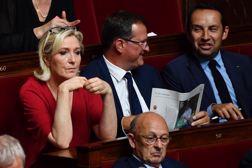 Marine Le Pen sur les bancs du Rassemblement national à l'Assemblée nationale.