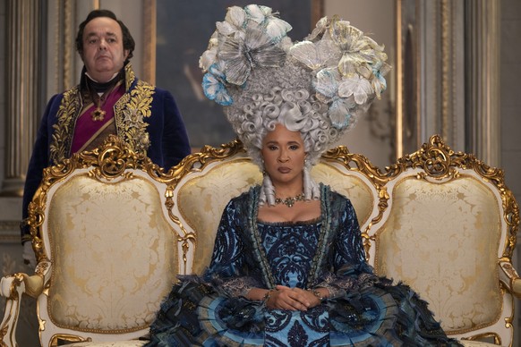 Bridgerton. (L to R) Hugh Sachs as Brimsley, Golda Rosheuvel as Queen Charlotte in episode 406 of Bridgerton. Cr. Liam Daniel/Netflix © 2025