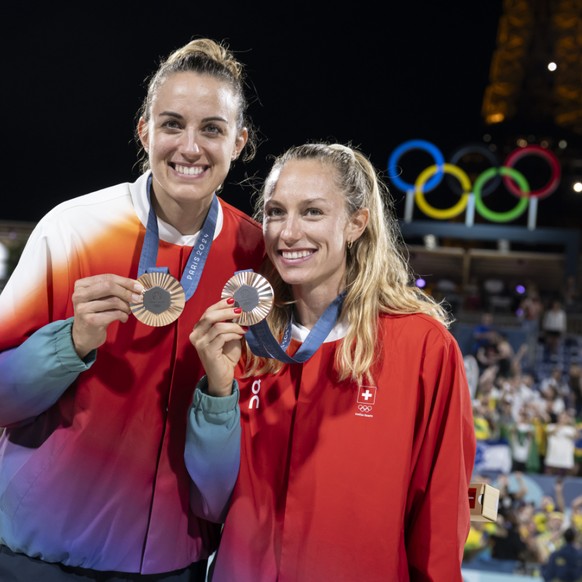 De retour après la naissance de sa fille, Nina Brunner (à droite) va retrouver sa partenaire Tanja Hüberli dès 2026