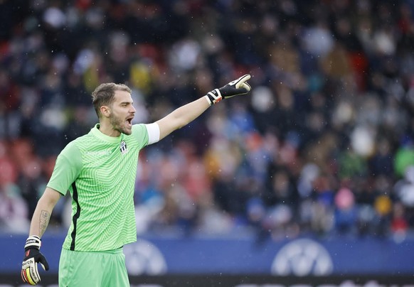 FC Zuerichs Torhueter Yanick Brecher beim Fussballspiel der Super League zwischen dem FC Zuerich und den BSC Young Boys im Letzigrund Stadion in Zuerich am Sonntag, 28. November 2021. (KEYSTONE/Michae ...