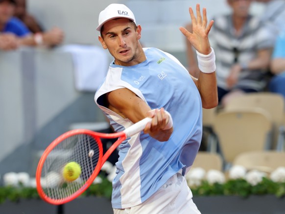 Arnaldi a rejoint Berrettini et Cobolli en quart après une bataille de 5h26