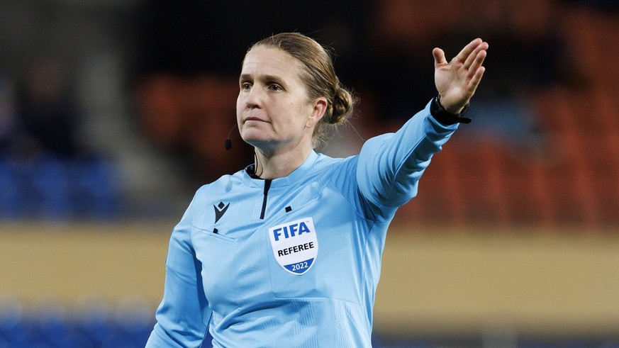 The referee Esther Staubli gestures, during the Challenge League soccer match of Swiss Championship between FC Stade-Lausanne-Ouchy and Yverdon Sport FC, at the Stade Olympique de la Pontaise stadium, ...