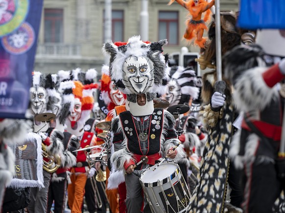 Le cort�ge du carnaval de Lucerne a attir� 50&#039;000 spectateurs lundi apr�s-midi.