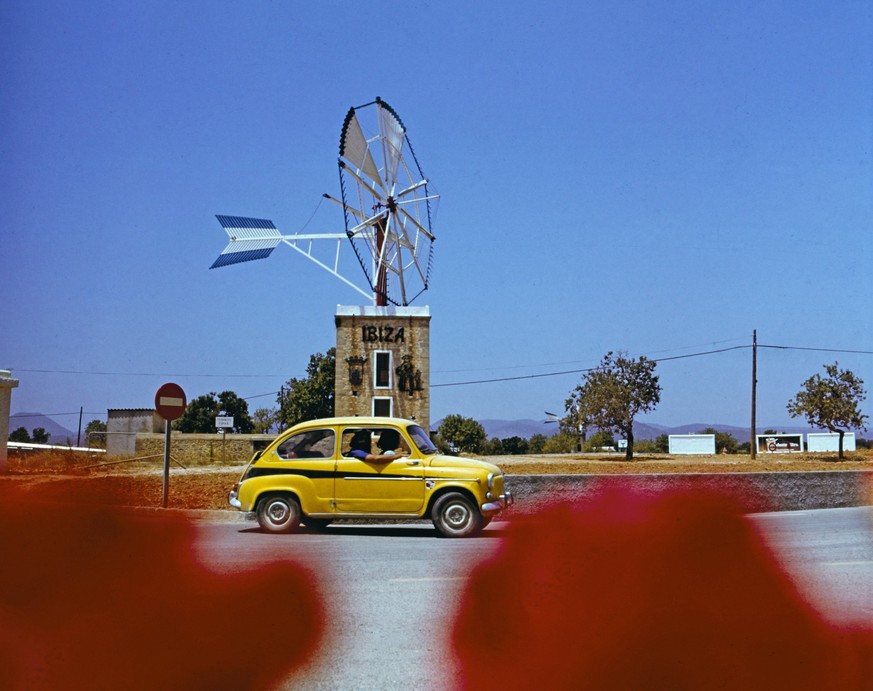 &amp;quot;Walter Rudolph – Ibiza 1976&amp;quot;

https://agonyecstasygallery.com/products/walter-rudolph-ibiza-1976