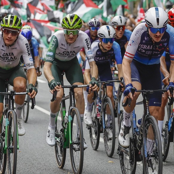 Israel - Premier Tech fournit un nouveau maillot à ses coureurs pour la suite de la Vuelta