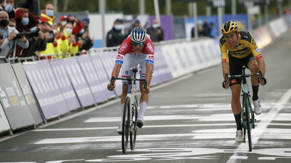 Van der Poel s'est imposé au sprint face à son meilleur ennemi lors du Tour des Flandres 2020.