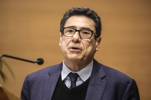 epa12450178 (FILE) - French economist Philippe Aghion speaks during a presentation ahead of a round table discussion on the &#039;The future of European competitiveness&#039; at the College de France  ...