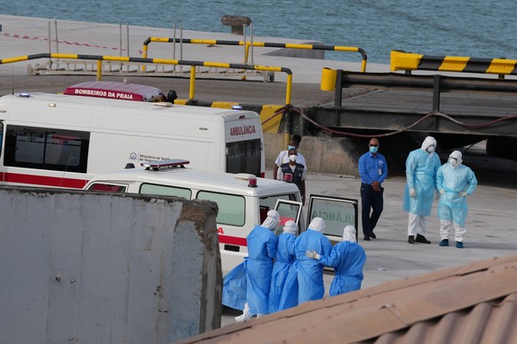 Health workers in protective gear evacuate patients from the MV Hondius cruise ship at a port in Praia, Cape Verde, Wednesday, May 6, 2026. (AP Photo/Misper Apawu)
South Africa Hantavirus