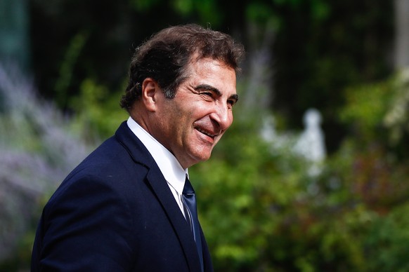 epa10024990 Christian Jacob, head of Les Republicains party (The Republicans or LR), arrives to meet with French President Macron at the Elysee Palace in Paris, France, 21 June 2022. EPA/MOHAMMED BADR ...