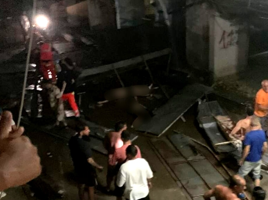 Le balcon a cédé dans la nuit, dans un quartier populaire de Naples.