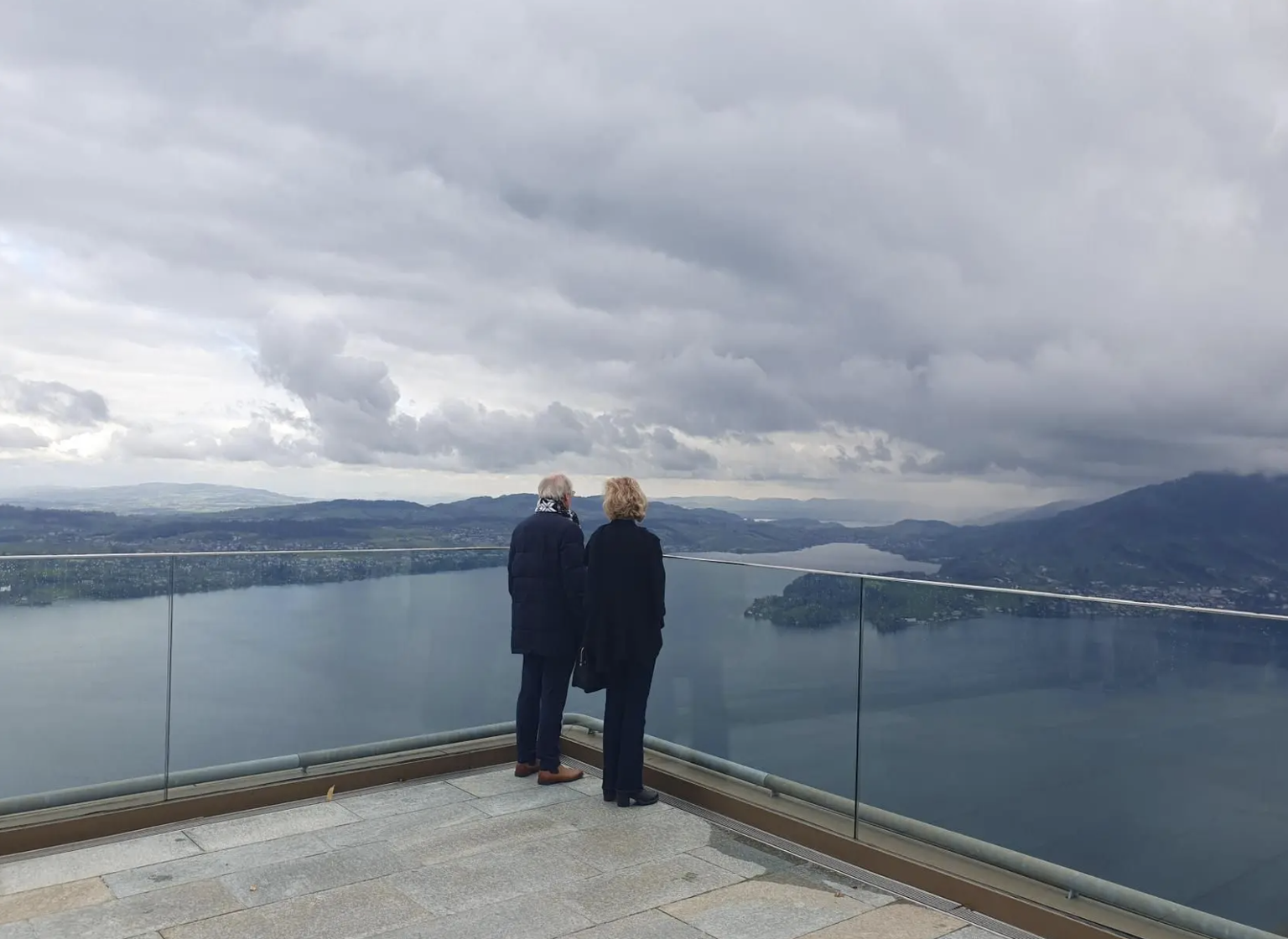 Conférence sur la paix en Ukraine en Suisse: La vue depuis le Bürgenstock est magnifique même par temps nuageux.